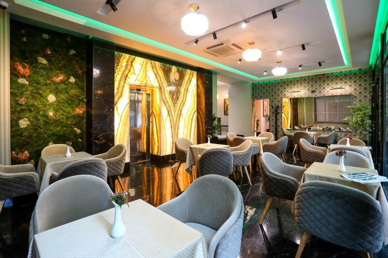 Emerald Boutique Hotel Tirana Esterno foto