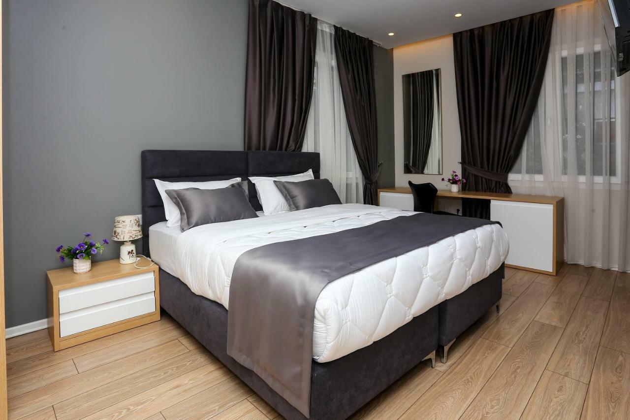 Emerald Boutique Hotel Tirana Esterno foto